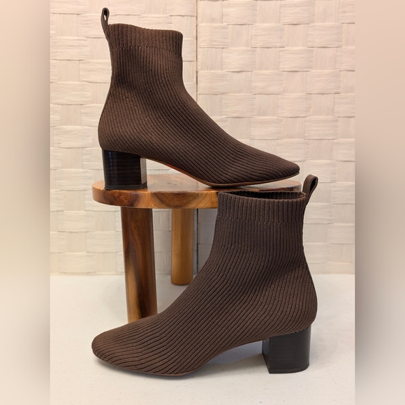 Everlane Brown Ribbed Ankle Boots - Picture 1 of 9